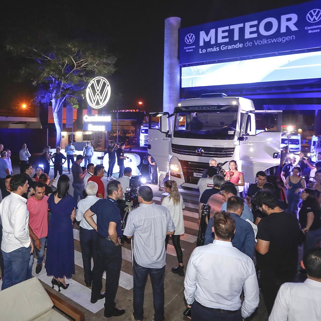 Diesa S.A. presenta el Meteor 28.460 6x2 de Volkswagen en Paraguay.